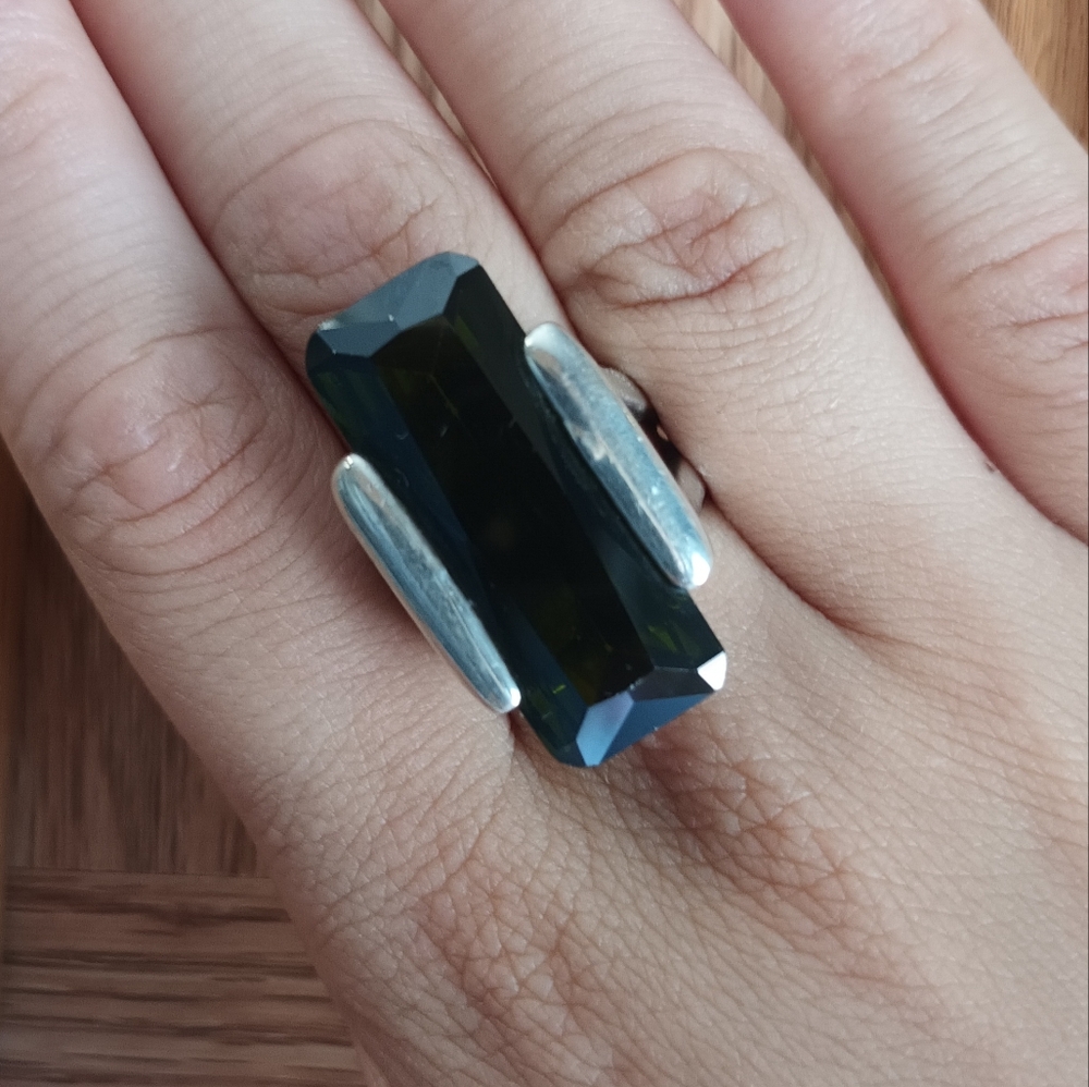Sterling Silver Mexican Made Ring with untested forest green stone
